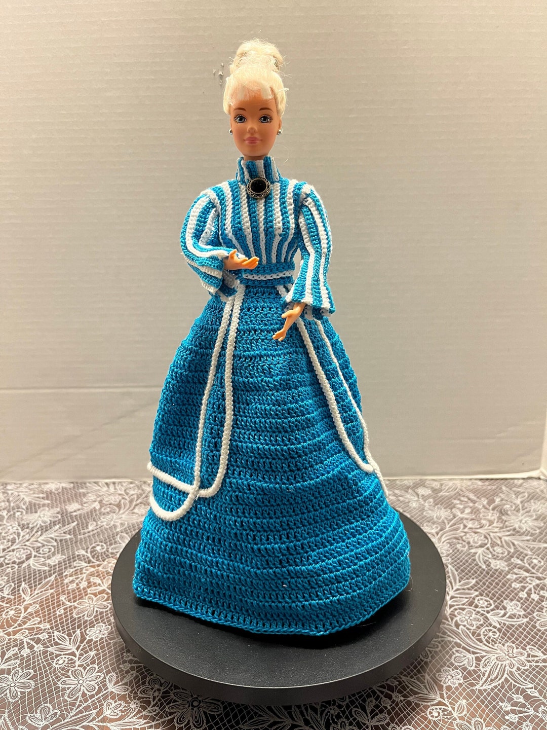 LITTLE KNIGHT BARBRA HAND CROCHET DOLL main image 1