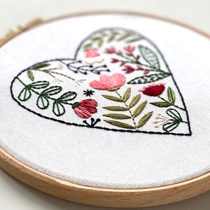 Heart design embroidery craft kit image 2