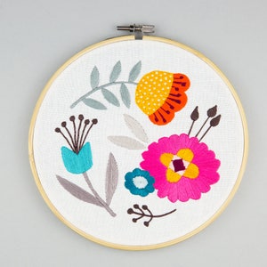 DIY floral embroidery hoop design to stitch at home image 2