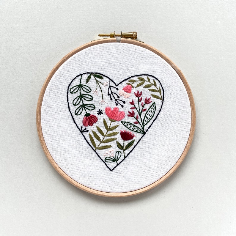 Heart design embroidery craft kit image 1