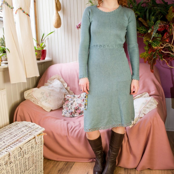 80's vintage, machine knitted dress with lace