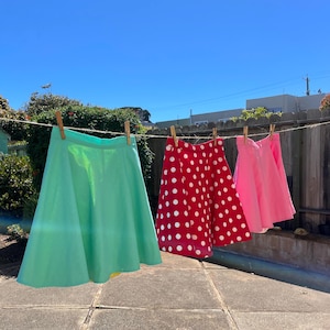 Bright turquoise || Handmade vintage-inspired circle skirt || Size small || Vintage design skater skirt