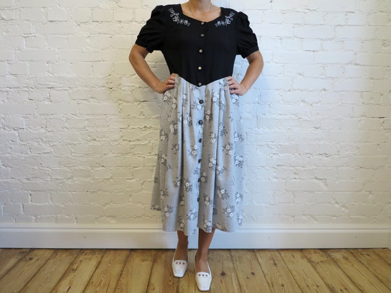 Robe bavaroise grande taille sale