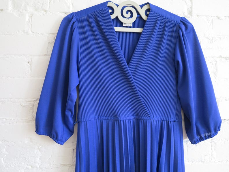 Vintage 1980s Royal Blue Dress Accordion Pleated Dress Blue Midi Dress 34 Sleeves Dress Buttons Up Bodice Medium Size Dress