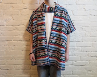 Kardigan typu poncho z mieszanki wełny United Colors of Benetton w stylu vintage – wyprodukowany we Włoszech, dzianina wielokolorowa z lat 80., rozmiar L