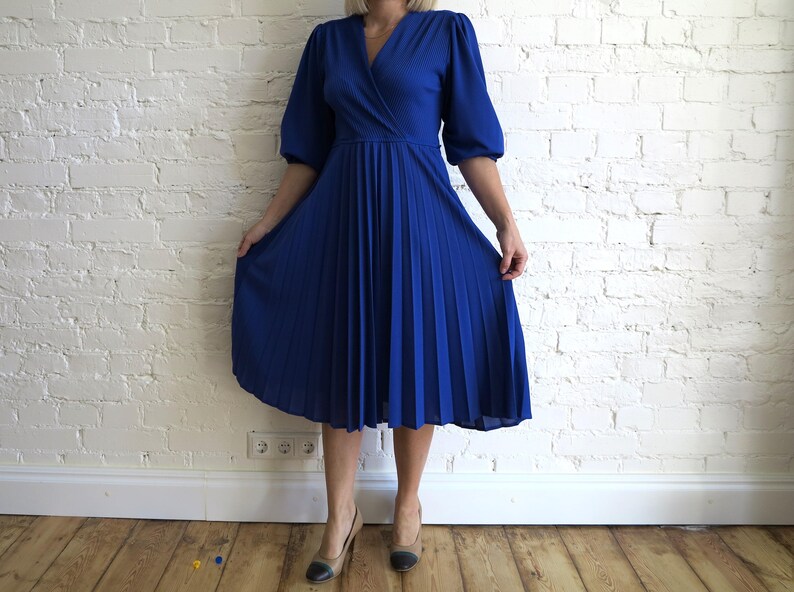 Vintage 1980s Royal Blue Dress Accordion Pleated Dress Blue Midi Dress 34 Sleeves Dress Buttons Up Bodice Medium Size Dress
