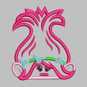 Könnte beinhalten: Stickerei eines rosa Trolls mit blauen Augen, rosa Haaren und einem grünen Stirnband mit blauen Schleifen.