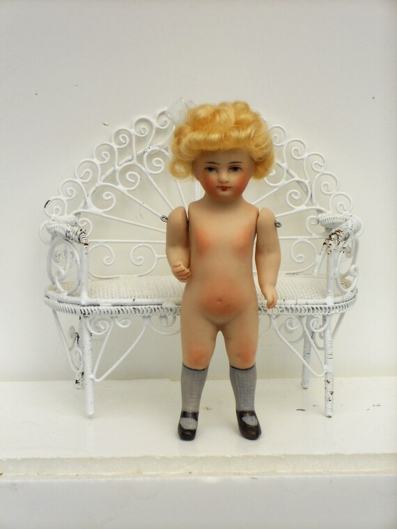 types of porcelain dolls