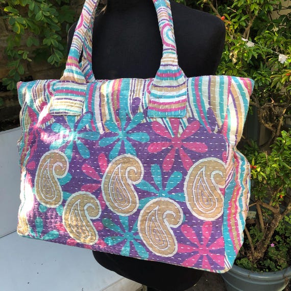 SALDI Borsa KANTHA Media Fiori rosa e motivi Paisley su viola