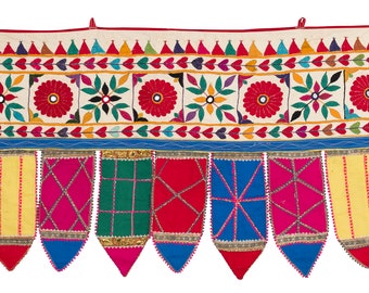 Cenefa para colgar en la pared: tapiz bordado con flores y espejos