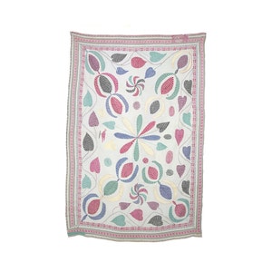 VINTAGE TEXTIL - Vintage Kantha mit Bodhi Blättern, rosa und grüner Borte