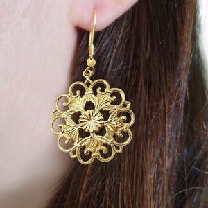 14k Yellow Gold Dangle Flower Eearrings Filigree Design from Israel