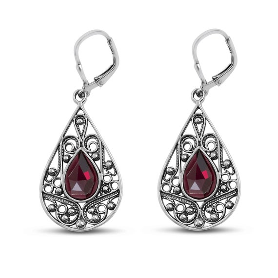 Orecchini a goccia in filigrana d'argento, orecchini pendenti da donna in stile yemenita con pietra preziosa di granato rosso, orecchini pendenti per lei, orecchini vintage fatti a mano - Italia