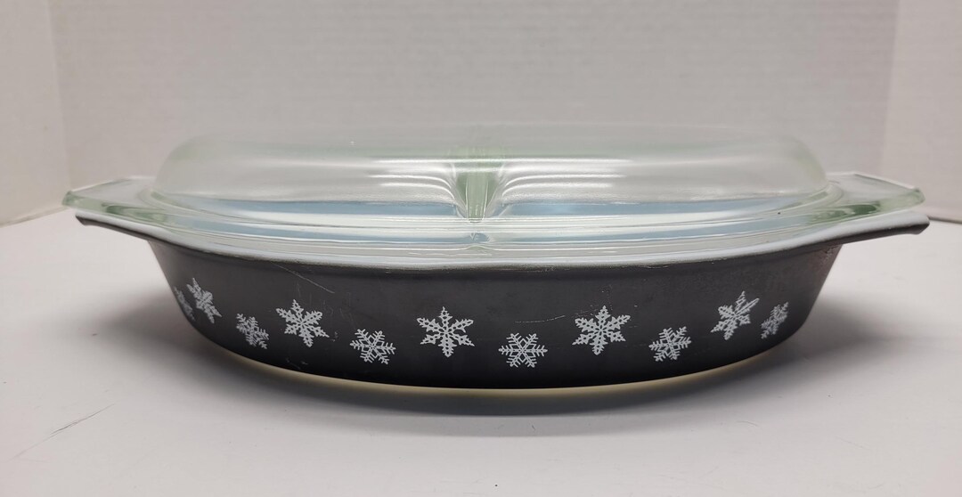 PYREX Vintage Black Snowflake Divided Dish Oval Casserole Baking Lid 1. ...