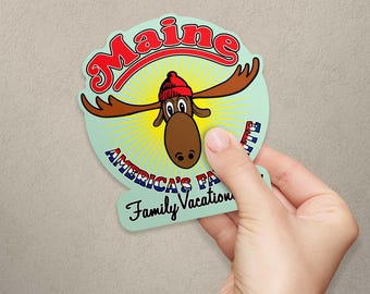Maine, la tierra de vacaciones familiares favorita de Estados Unidos, pegatina de vinilo troquelada con alce, calcomanía de viaje para equipaje, coche, botella de agua.