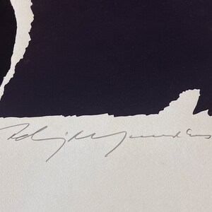 Puede incluir: Impresi&oacute;n de arte abstracto en blanco y negro con una firma y la fecha "December 6 - 73" en la esquina inferior derecha.