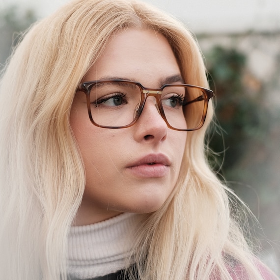 Blonde tortoise eyeglasses sales