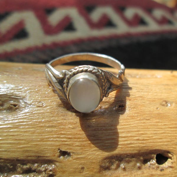 Vintage Moonstone and Sterling Silver Ring Size 7.5