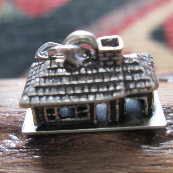Vintage Beau Cabin Charm with Original Jump