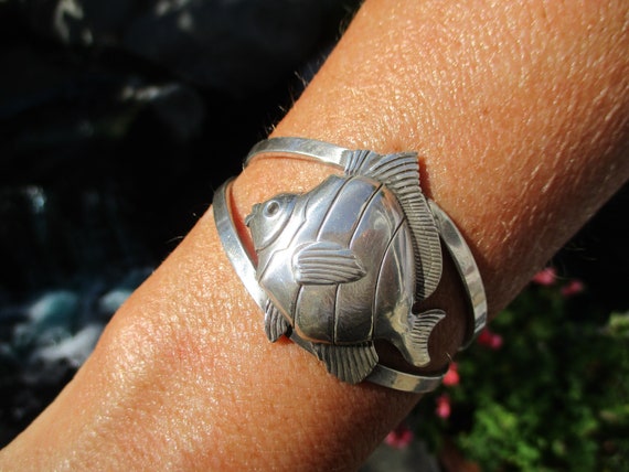 Taxco Angel Fish Sterling Silver Bracelet - image 4