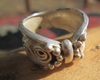 Ornate Sterling Silver Band Ring Size 6.5