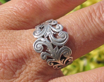 Ornate Sterling Ring Size 8.75
