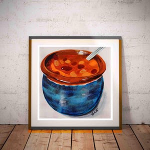 Puede incluir: Una pintura de un cuenco de cerámica azul y marrón lleno de un guiso rojo y naranja. El cuenco tiene un borde blanco y una cuchara blanca descansa en el borde del cuenco.