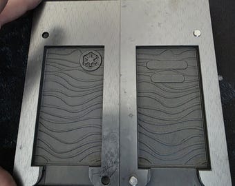 2 sided Beskar Bar Graphtie pour mold ~3.75x 2" x 1/2" thick
