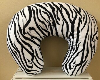 black and white boppy