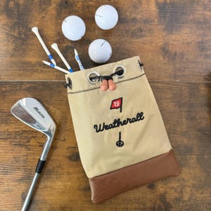 Besticktes Golf-T-Shirt & Ballbeutel, personalisierte Trauzeugen Junggesellenabschied Geschenk, Vatertagsgeschenk, benutzerdefinierte Golfball-Abschlag-Tasche.