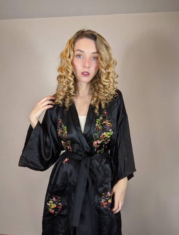 Vintage Silk Embroidered Kimono Robe