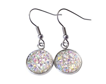 Boucles d'oreilles pendantes irisées : boucles d'oreilles scintillantes en strass blancs