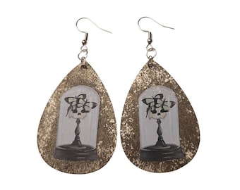Gothic Skull Butterfly Dangle Earrings: Macabre Halloween Jewelry