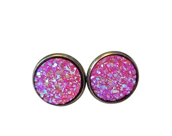 Puces d'oreilles roses irisées Druzy : lunette en laiton de 12 mm