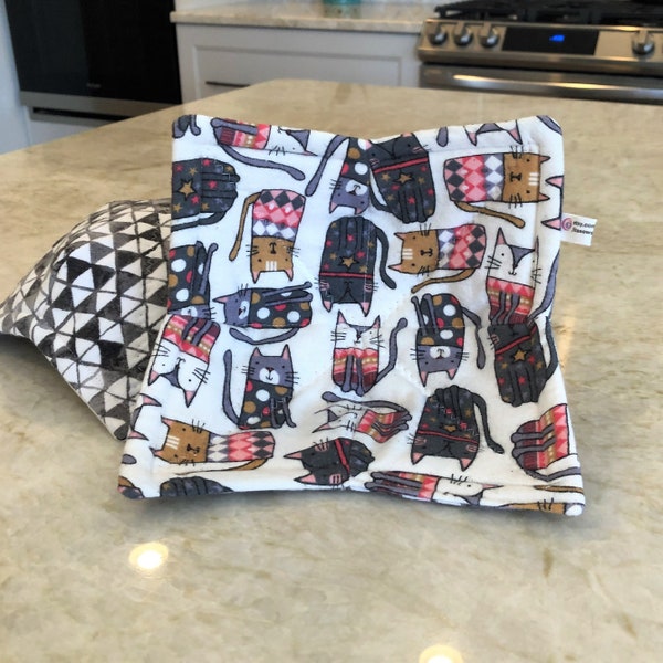THICK Bowl Cozies for the microwave! CoZy CAtS in Sweaters! -The Best Cozy!! 100% Cotton FLANNEL-batting-washable-reversible-microwave safe