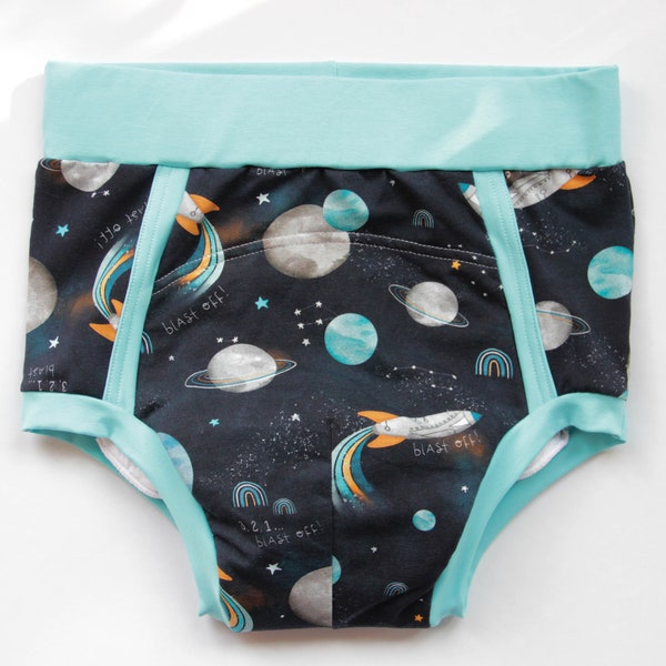 Luier ABDL met een hoge pasvorm. Space trainingsbroek van een volwassen jongen. Kleding voor volwassen babyjongens.