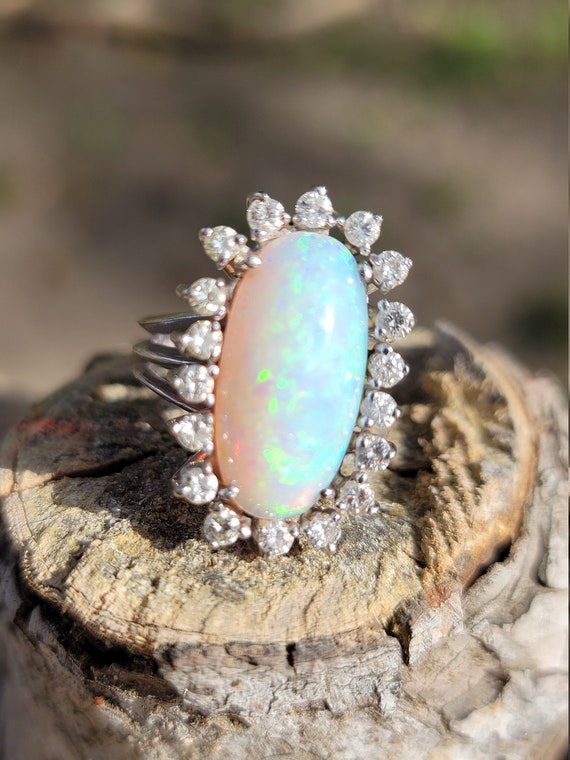 Stunning vintage opal and diamond  ring 14k white 