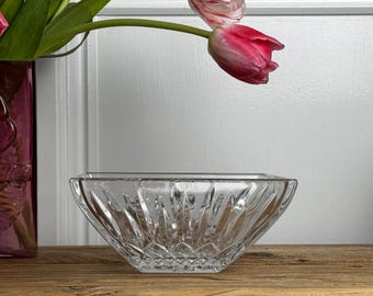 Vintage vierkante schaal van Waterford-kristal, gesigneerd Iers geslepen kristal, 15 cm stervormig opvangbakje, luxe huwelijksgeschenk, bardecoratie