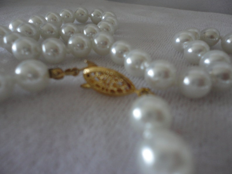 Vintage Coated White Pearl Necklace******.