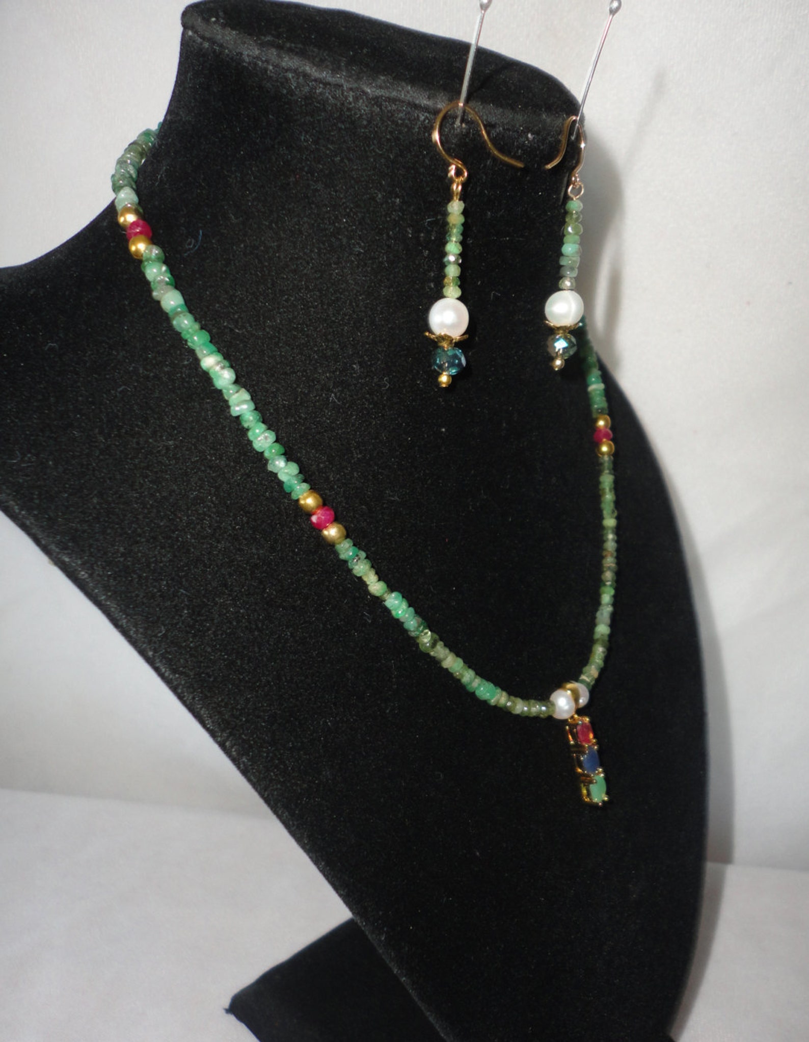 Un magnifico conjunto de collares de esmeraldas facetadas y Etsy