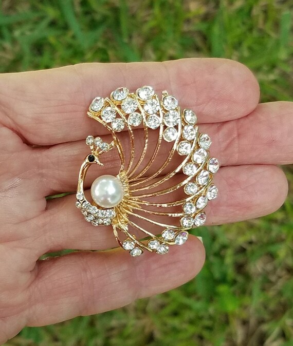 GOLD PEACOCK BROOCH for Dly Bouquet, Rhinestone Gold Tone Brooch