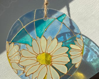 Atrapasueños de vidrio de colores con margaritas, regalo de flores de nacimiento de abril pintado a mano, pintura de vidrio con margaritas para pared