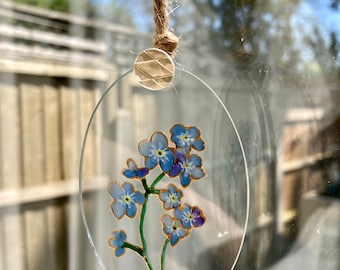 Atrapasol de flores nomeolvides, regalo conmemorativo para la abuela, pintura sobre vidrio, decoración primaveral estilo cottagecore