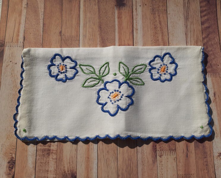 Français Étui à Serviettes en Lin Blanc Vintage ou Pochette Hankies, Décor Floral Bleu Brodé La Main