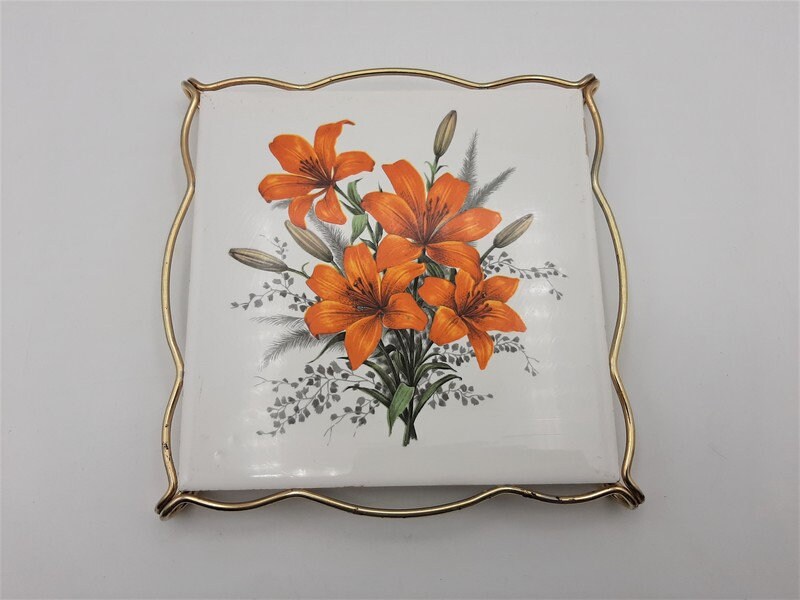Gien Français Vintage Carrelage et Cadre Métallique Trivet, Décor de Lys Orange, Pot Stand, Floral O