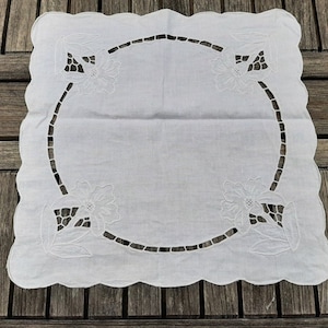 French Antique white linen doily or tray cloth,  handmade   Richelieu embroideries
