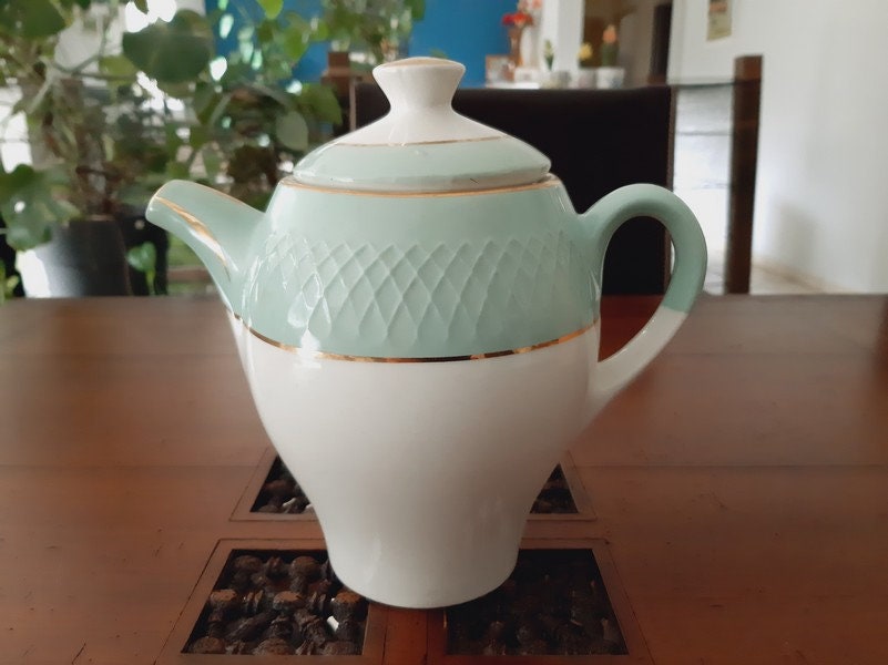 Français Cafetière ou Théière Antique, en Céramique Blanche et Vert Menthe