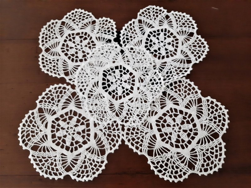 Ensemble de 5 Français Sous-Verres Au Crochet Anciens Faits à La Main, Doilies Blanc