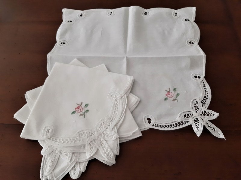 Ensemble de 4 Français Serviettes en Lin Blanc Antique Brodées à La Main Décor Floral Rose et Broder