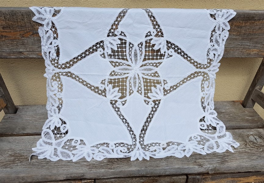 Français de Linge Blanc Antique et Nappe Thé Dentelle ou Centre Table, Broderie Richelieu